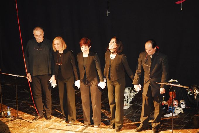 In ordine da sinistra: Enzo, Cristina, Valentina, Gianna, Ugo